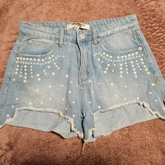 Free Generation Women's Pearl Accent Step-Hem Jean Shorts - Picture 2 of 8